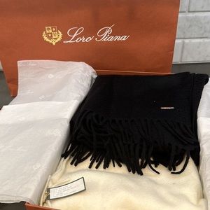 Loro Piana Cashmere Grande Unita Scarf